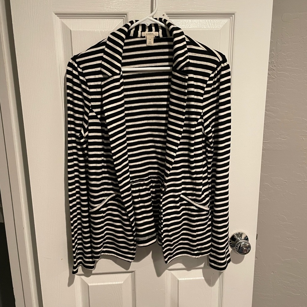 Carlson black and white jacket - size M